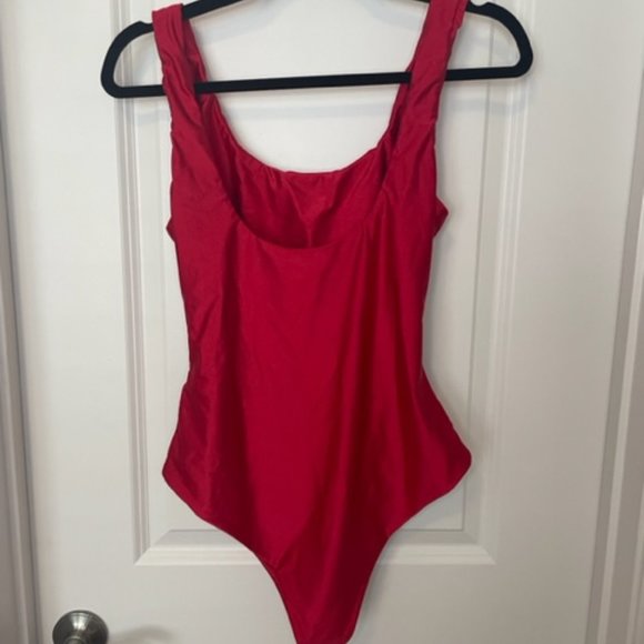 Lulu's‎ - Cut Out One Piece Swimsuit - Picture 4 of 4